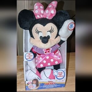 Disney Junior singing Mini Mouse